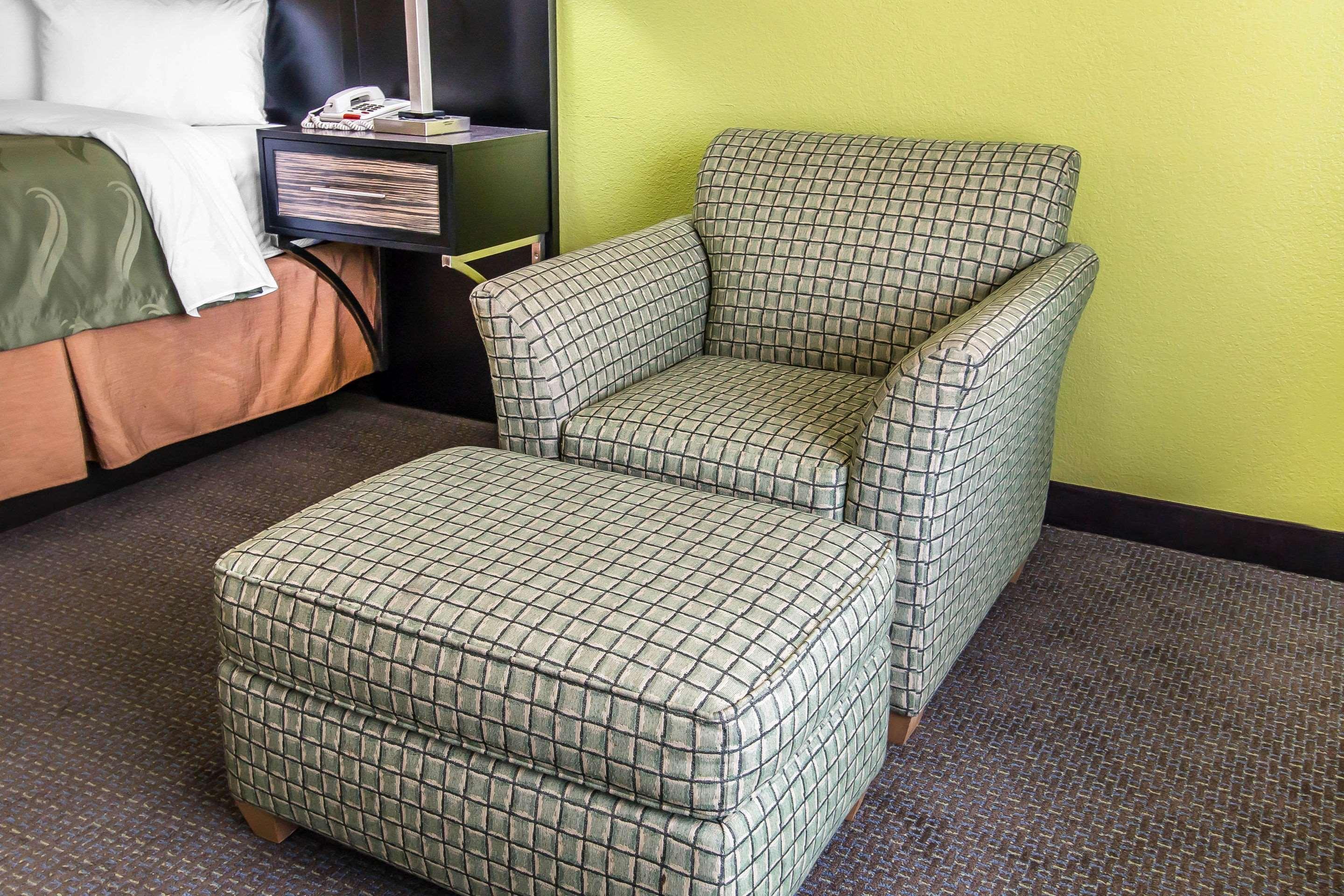 Quality - Stewart Area, Kitchenette - Pool - Guest Laundry