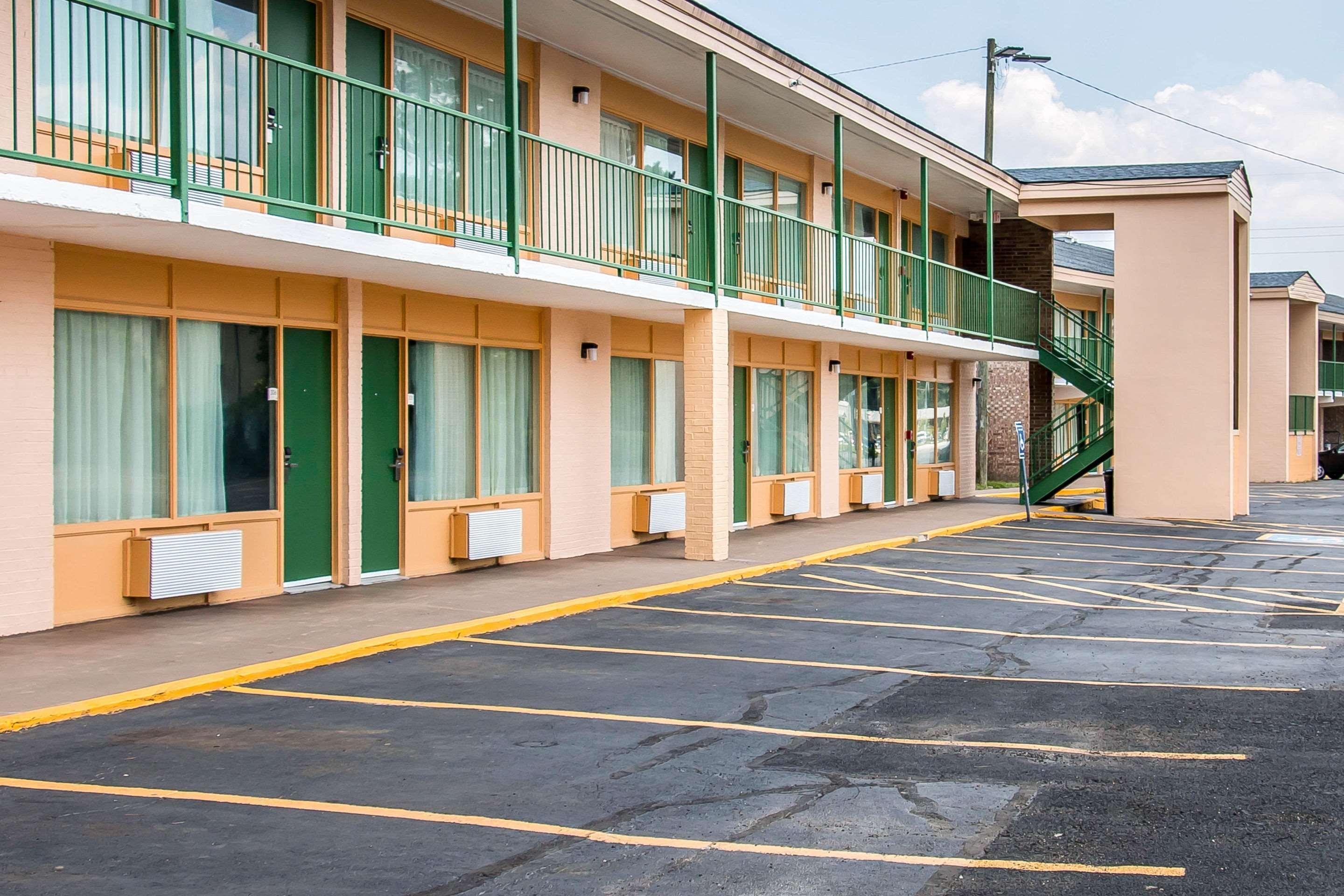 Quality - Stewart Area, Kitchenette - Pool - Guest Laundry Hotel Hinesville