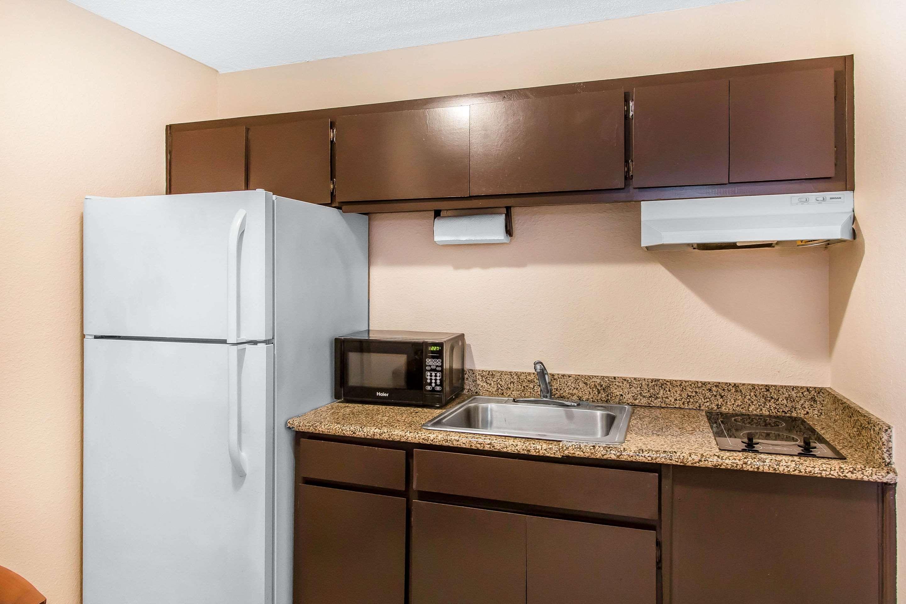 Quality - Stewart Area, Kitchenette - Pool - Guest Laundry Hotel
