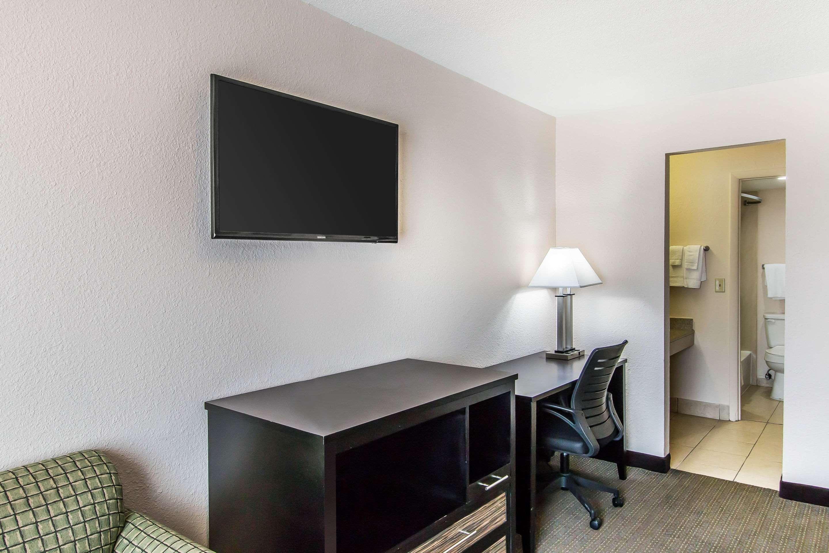 Quality - Stewart Area, Kitchenette - Pool - Guest Laundry 2*