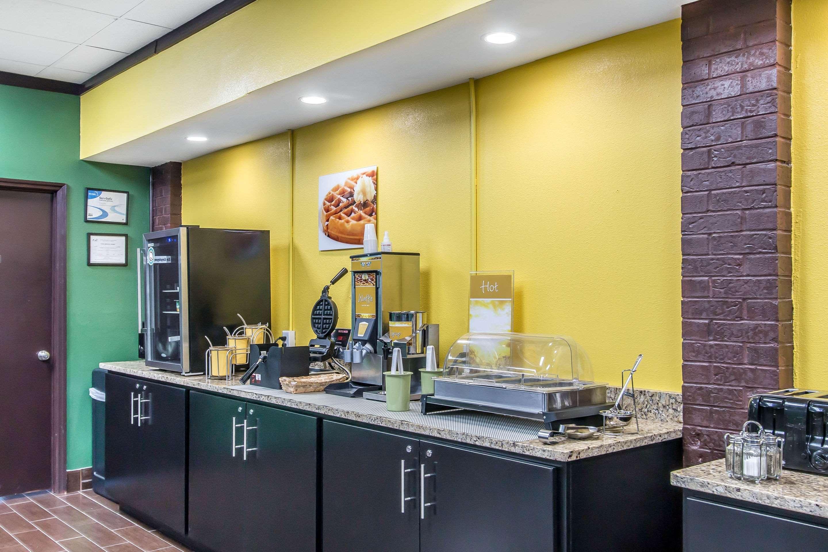 Quality - Stewart Area, Kitchenette - Pool - Guest Laundry Hotel 2*