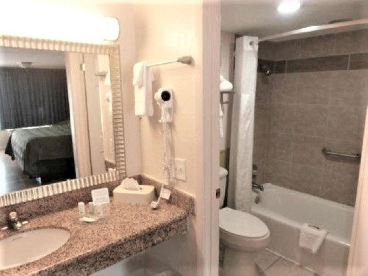 Hotel Quality - Stewart Area, Kitchenette - Pool - Guest Laundry