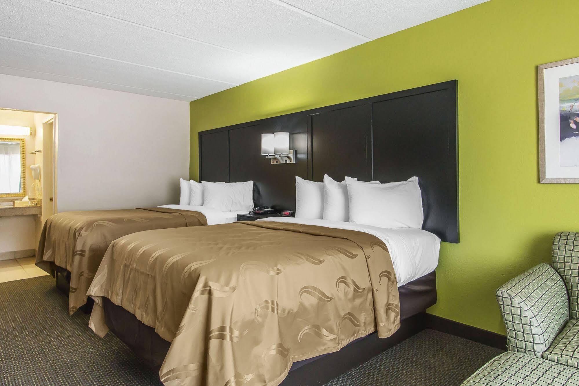 Quality - Stewart Area, Kitchenette - Pool - Guest Laundry Hotel Hinesville