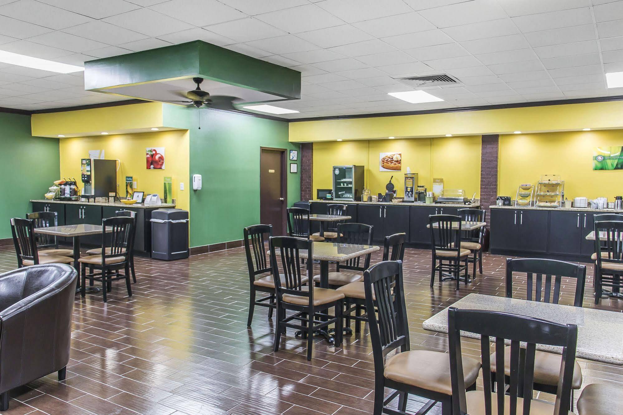 Quality - Stewart Area, Kitchenette - Pool - Guest Laundry 2*